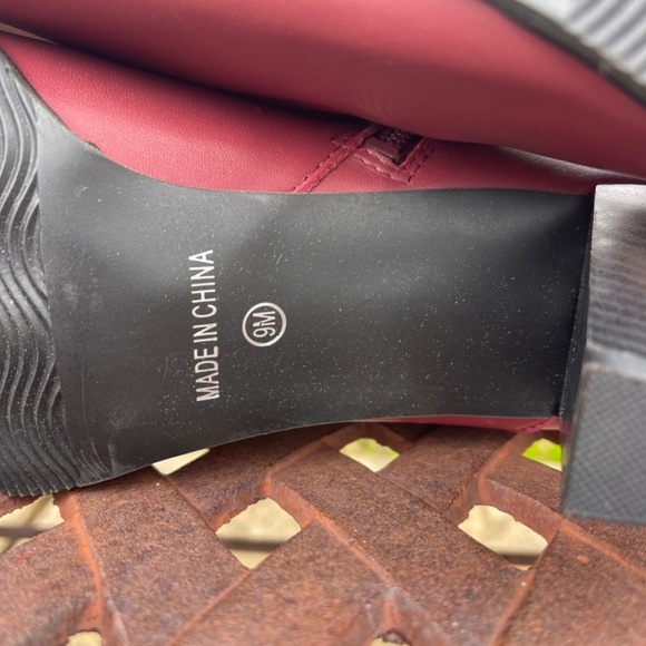 NWT 2007 Bloomingdale’s Inverness Red Leather Knee High Side Zip Tall Boots - Picture 9 of 9